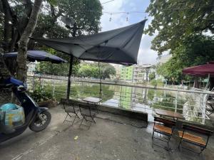 Bán 35m2 đất tặng nhà tại Văn Quán Trần Phú Hà Đông, 10 tỷ. Gần hồ, Ngõ oto. Lh 0922979333